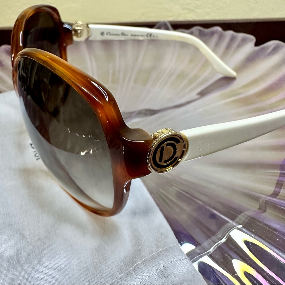 Authentic Christian Dior Model 1 Sunglasses - Picture 8 of 10